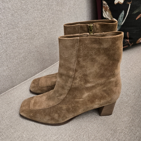 Banana Republic Shoes - Banana Republic Brown Suede Ankle Boots